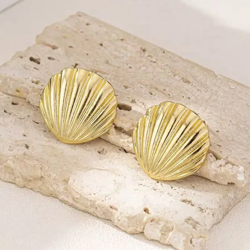 New Exaggeration Ocean Shell Texture Stud Earrings for Women Trendy Accessories Personalization Jewelry Earrings Daily Wear - Image 3