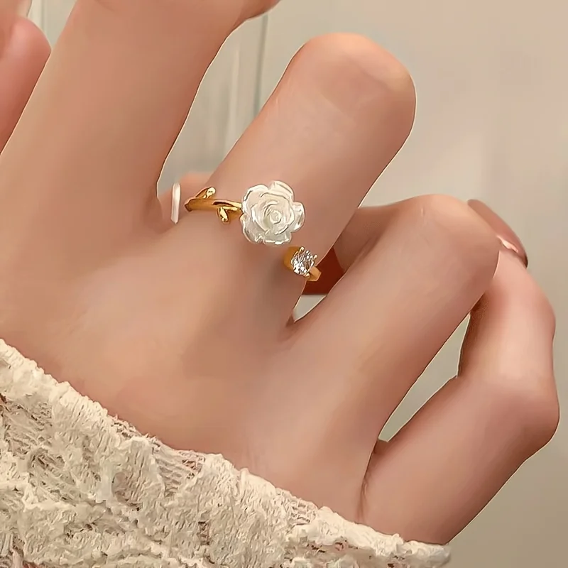 A Easy And Cute Adjustable Camellia Flower Ring with a High-End Feel And Creative Floral Design