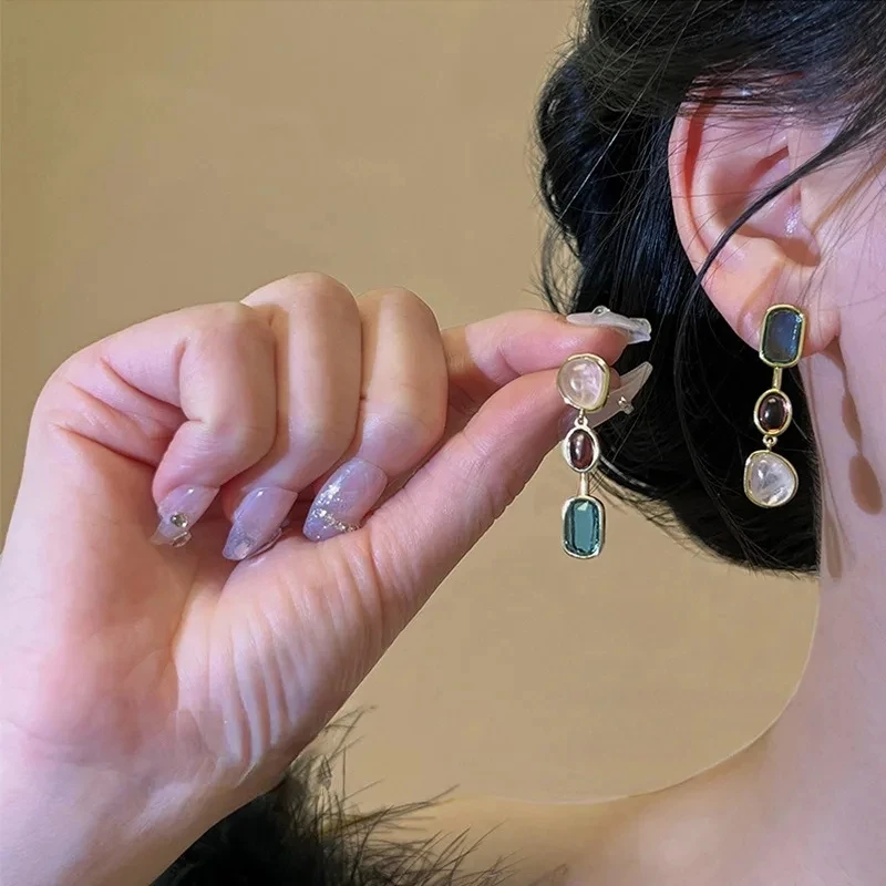Asymmetric Colorful Resin Earrings for Women Retro Contrast Geometric Dangle Earrings Korean Jewelry High Quality Wholesale - Image 2