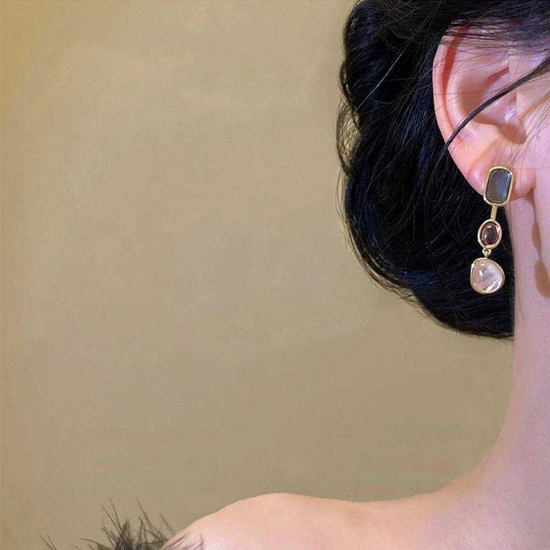 Asymmetric Colorful Resin Earrings for Women Retro Contrast Geometric Dangle Earrings Korean Jewelry High Quality Wholesale - Image 4